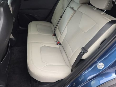 Used 2023 Kia Niro EX FWD image 13
