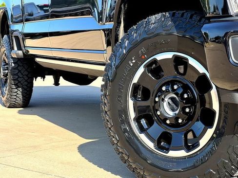 Certified 2025 Ford F250 Lariat w/ Lariat Ultimate Package AWD/4WD image 8