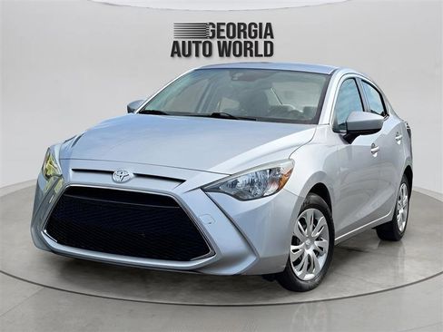 Used 2020 Toyota Yaris L FWD image 5