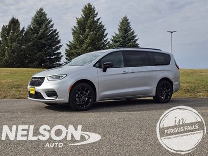 New 2026 Chrysler Pacifica Limited