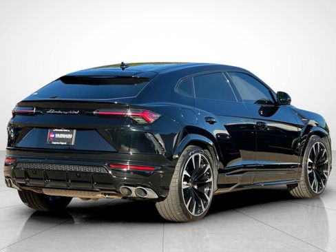 Used 2022 Lamborghini Urus image 2
