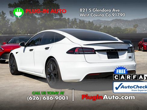 Used 2023 Tesla Model S Plaid image 2