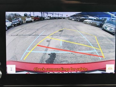 Used 2025 Toyota Camry SE image 28