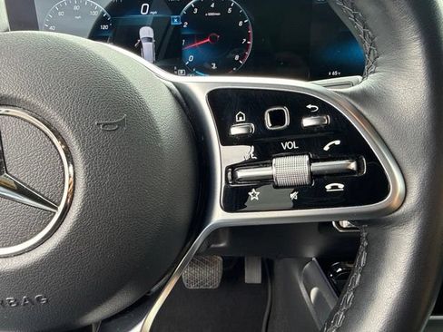 Used 2022 Mercedes-Benz GLB 250 4MATIC image 31