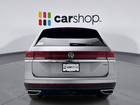 Used 2024 Volkswagen Atlas SE image 4