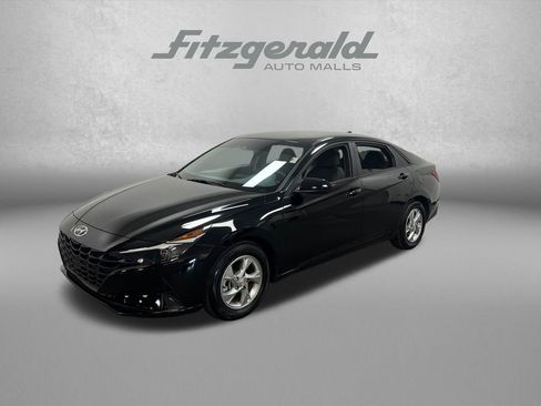 Used 2023 Hyundai Elantra SE w/ Cargo Package FWD image 1