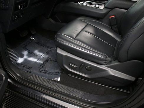 Used 2024 Ford Expedition Max XLT image 24