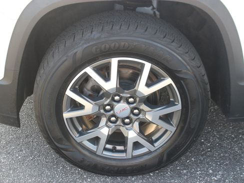 Used 2023 GMC Acadia SLE w/ Driver Convenience Package FWD image 43