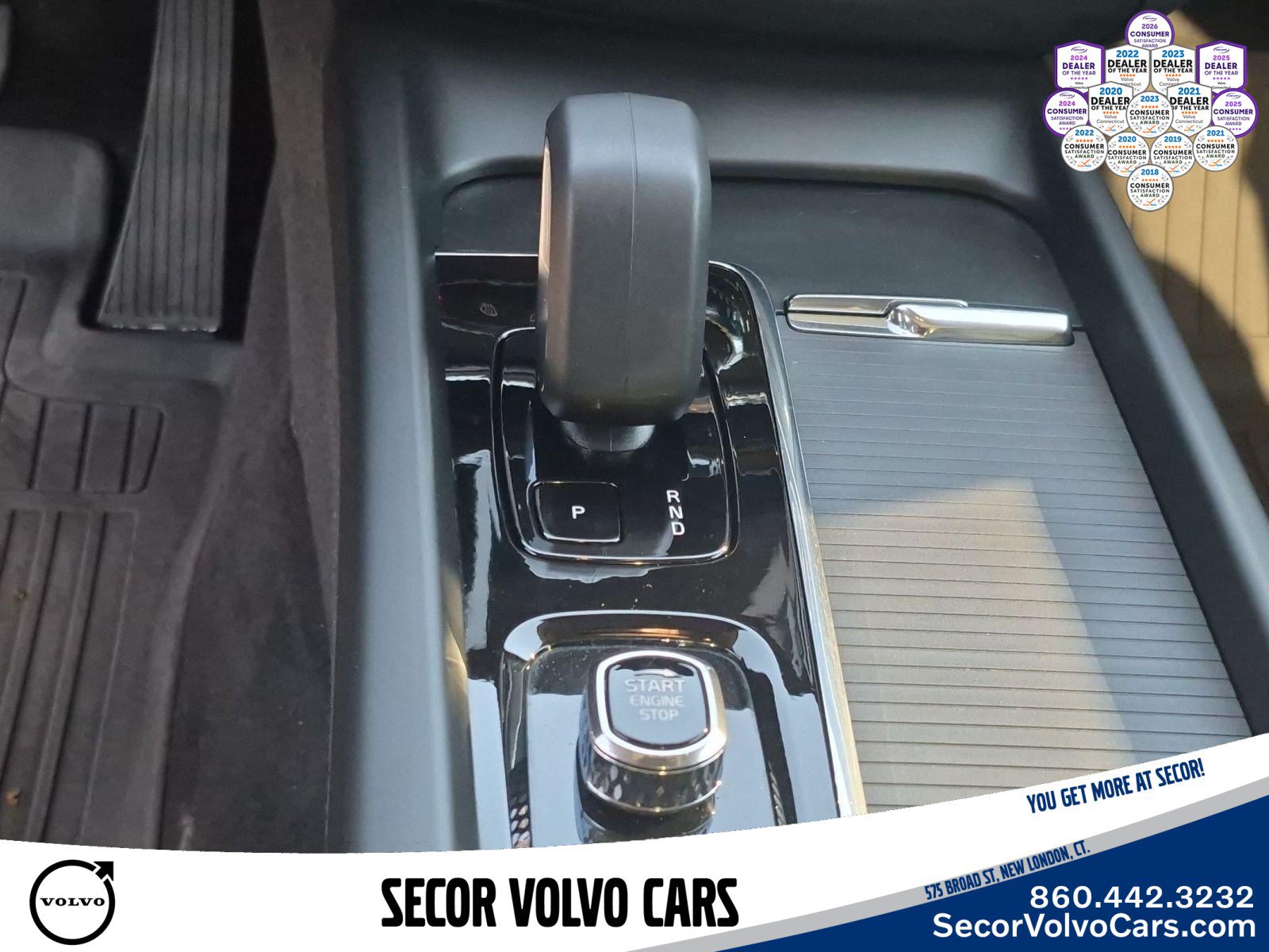Used 2024 Volvo XC60 B5 Core w/ Protection Package Premier AWD/4WD image 12