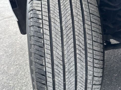 Used 2025 Chevrolet Tahoe LT image 32