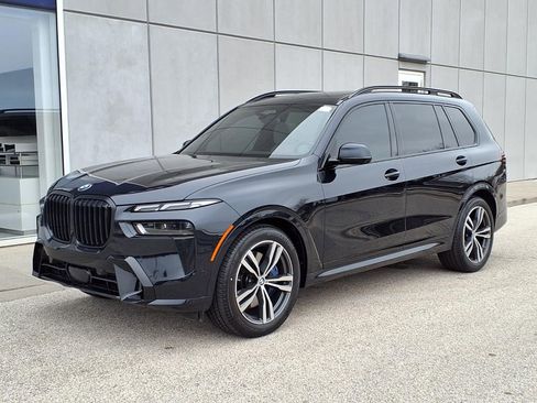 Used 2023 BMW X7 xDrive40i w/ M Sport Package AWD/4WD image 1
