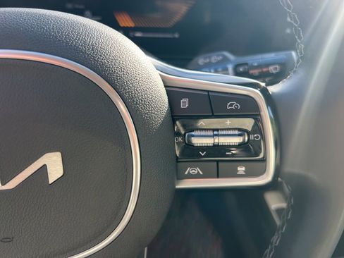 Certified 2025 Kia Sorento S image 15