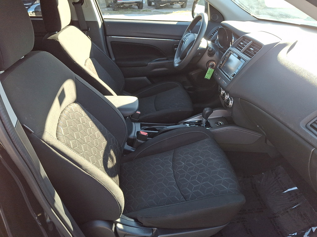 Used 2025 Mitsubishi Outlander Sport ES AWD/4WD image 11