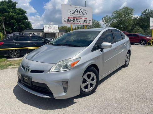 Used 2014 Toyota Prius Four FWD image 3