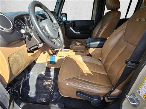 Used 2016 Jeep Wrangler Unlimited Sahara w/ Max Tow Package image 15