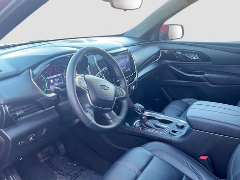 Used 2023 Chevrolet Traverse RS image 9