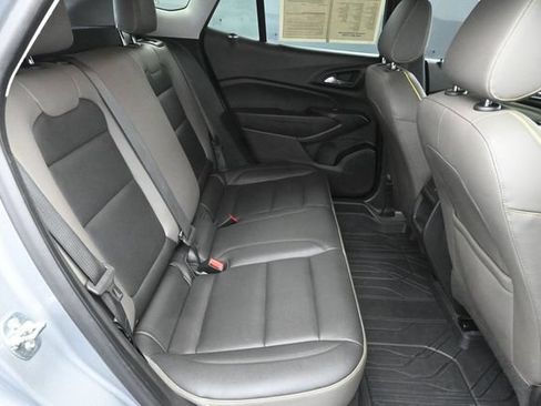 Used 2025 Chevrolet Trax ACTIV w/ Sunroof Package FWD image 30
