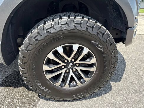 Used 2019 Ford F150 Raptor w/ Equipment Group 802A Luxury AWD/4WD image 38
