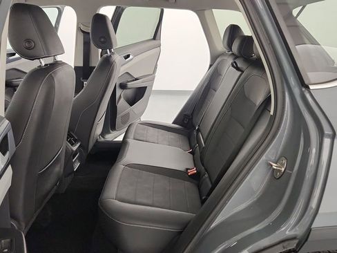 Used 2024 Volkswagen Taos SE w/ Panoramic Sunroof Package image 26