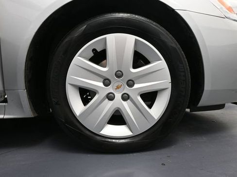Used 2011 Chevrolet Impala LS FWD image 14