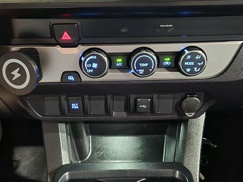 Used 2020 Toyota Tacoma SR RWD image 37