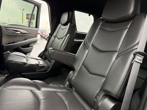 Used 2018 Cadillac Escalade Platinum image 18