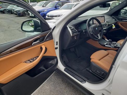 Used 2025 BMW X4 xDrive30i AWD/4WD image 9