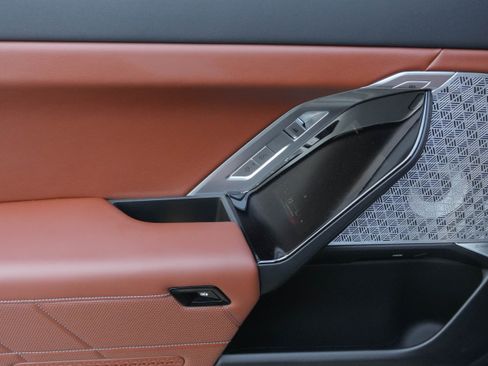 Certified 2023 BMW 760i xDrive 760i xDrive w/ Executive Package image 34