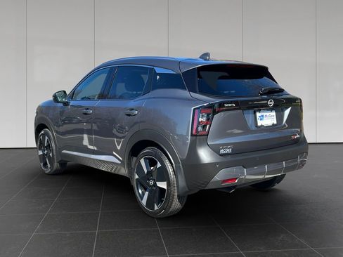 Used 2025 Nissan Kicks SR w/ SR Premium Package AWD/4WD image 3