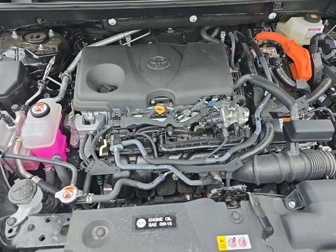 Used 2025 Toyota RAV4 LE image 29