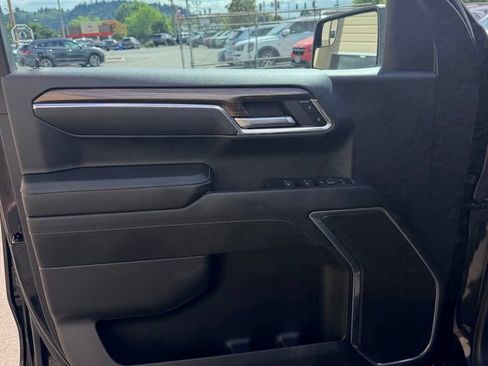 Used 2024 Chevrolet Silverado 1500 RST AWD/4WD image 18
