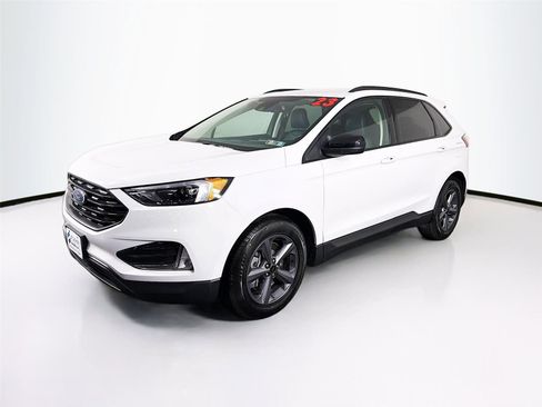 Used 2023 Ford Edge SEL w/ Sport Appearance Package AWD/4WD image 3