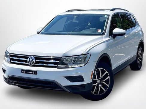Used 2021 Volkswagen Tiguan SE FWD image 2