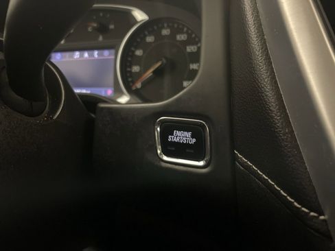 Used 2022 GMC Acadia SLT w/ Preferred Package image 10