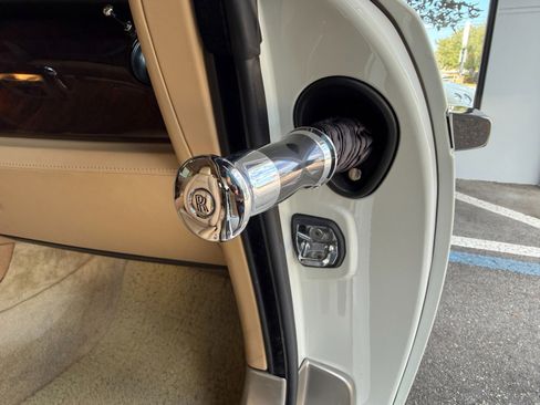 Used 2014 Rolls-Royce Wraith image 34