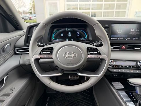 New 2026 Hyundai Elantra SEL Sport Premium FWD image 16