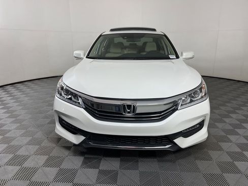 Certified 2017 Honda Accord EX-L image 17