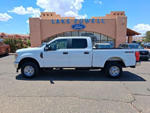 Used 2022 Ford F250 XL w/ Power Equipment Group AWD/4WD image 2