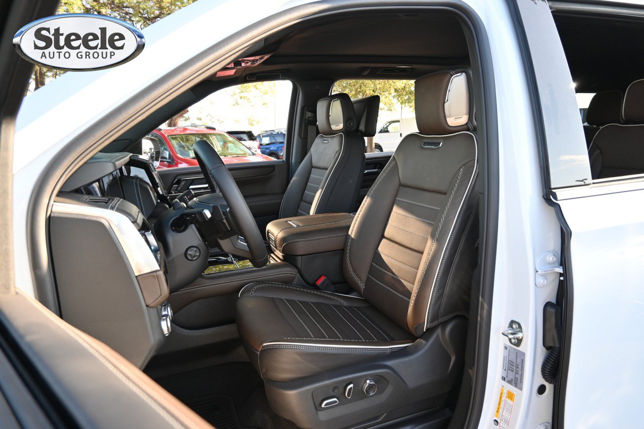 New 2026 GMC Yukon XL Denali Ultimate AWD/4WD image 18