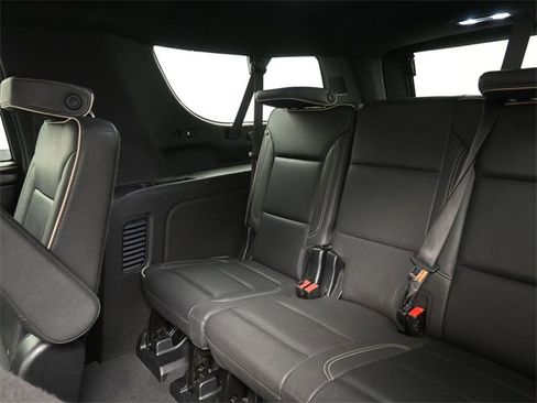 Used 2023 Chevrolet Suburban Premier image 20