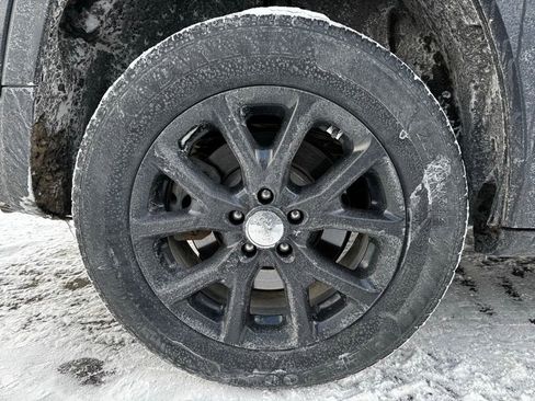 Used 2015 Jeep Cherokee Latitude w/ Cold Weather Group image 35