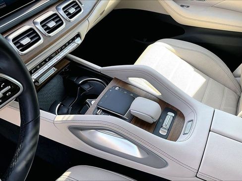 Used 2022 Mercedes-Benz GLS 450 4MATIC image 15