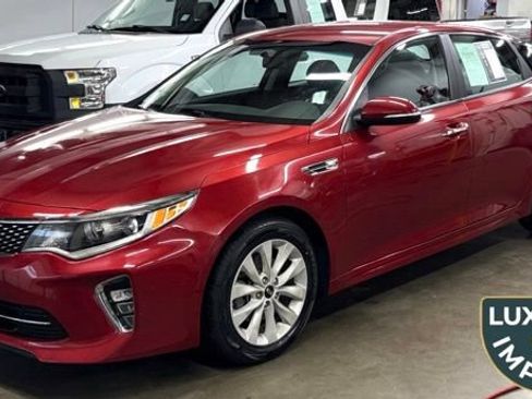 Used 2018 Kia Optima S FWD image 1