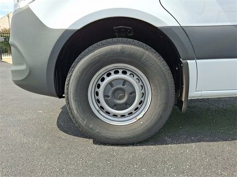 Used 2025 Mercedes-Benz Sprinter 2500 image 11