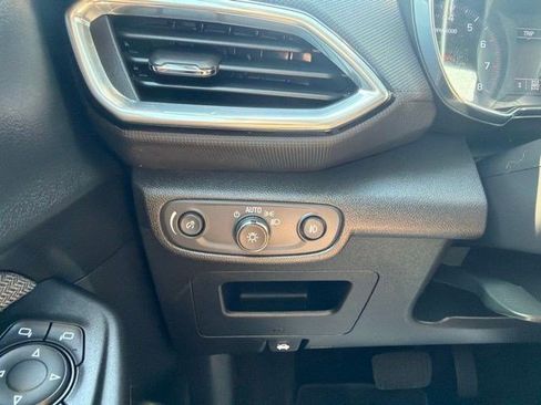 Used 2021 Chevrolet TrailBlazer LT w/ Sun and Liftgate Package AWD/4WD image 29