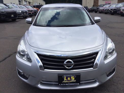 Used 2015 Nissan Altima 3.5 SL FWD image 3