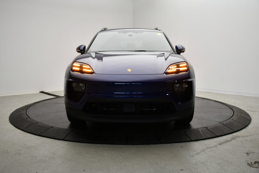 Certified 2025 Porsche Macan 4S Electric AWD/4WD image 10