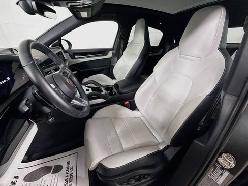 Certified 2024 Porsche Cayenne S AWD/4WD image 5