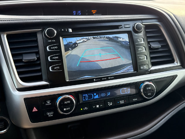 Used 2017 Toyota Highlander XLE FWD image 26