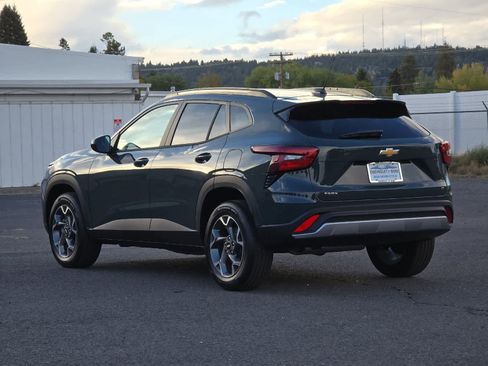 New 2026 Chevrolet Trax LT image 6